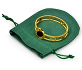 Το πράσινο δώρο Drawstring υφάσματος τοποθετεί τις μικρές στρογγυλές τσάντες κοσμήματος βελούδου σε σάκκο