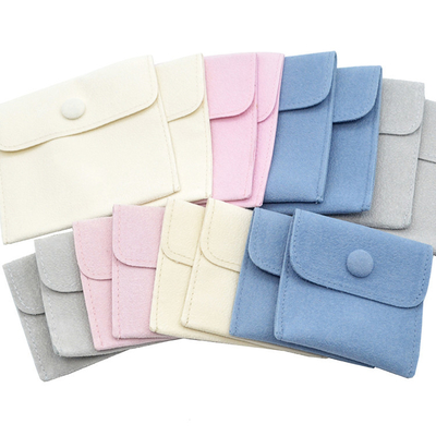 Το δώρο Drawstring υφάσματος Microfiber τοποθετεί τη συσκευασία γοητειών σουέτ φακέλων σε σάκκο